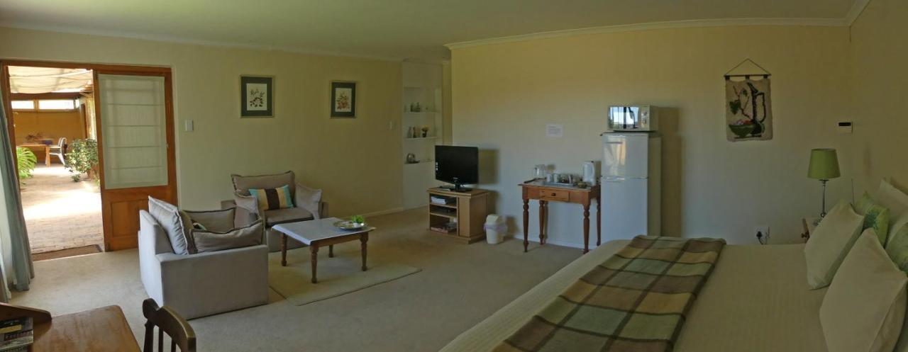 Vineyards Country Home Guest Room Blomtuin Exterior photo
